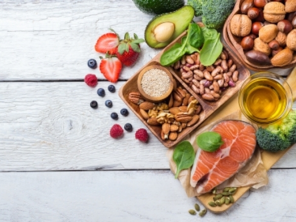 Quali alimenti aiutano il sonno?