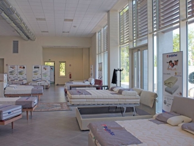 Showroom castiglione 04 82 600x450