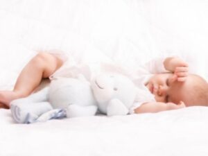 Bimbo che dorme 1024x682 60 600x450