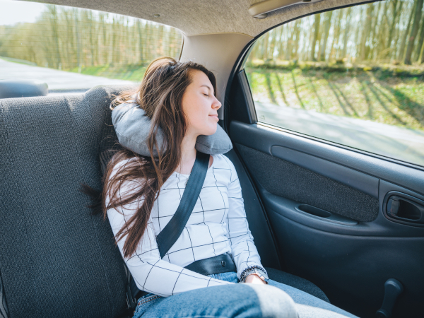 Gli accessori per dormire bene anche in viaggio – Mollyflex